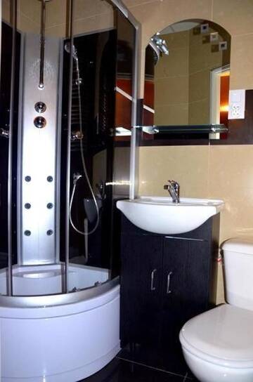 Фото номера Апартаменты с балконом Проживание в семье Leonia- Apartamenty i Pokoje Gościnne г. Ивонич-Здруй 6