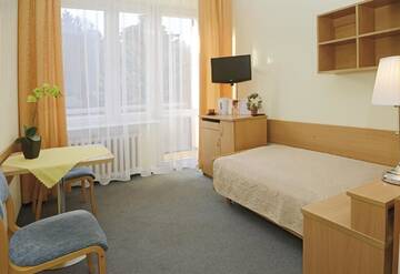 Фото номера Одноместный номер с балконом Гостевой дом Sanatorium Górnik Spa г. Ивонич-Здруй 2