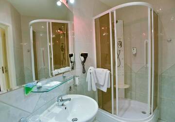 Фото номера Двухместный номер с 1 кроватью Отель Elita Hotel &amp; Restauracja г. Ивонич-Здруй 5